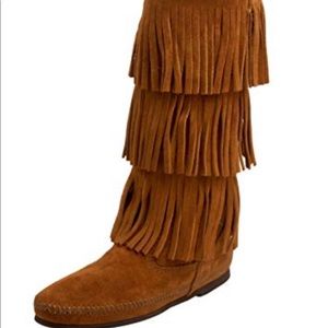 Minnetonka fringe suede boots